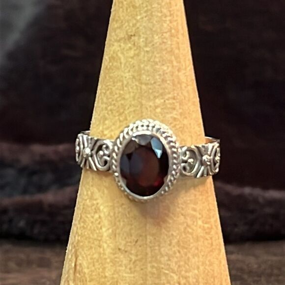 Mozambique Garnet Sterling Silver Ring 10 - Picture 7 of 12